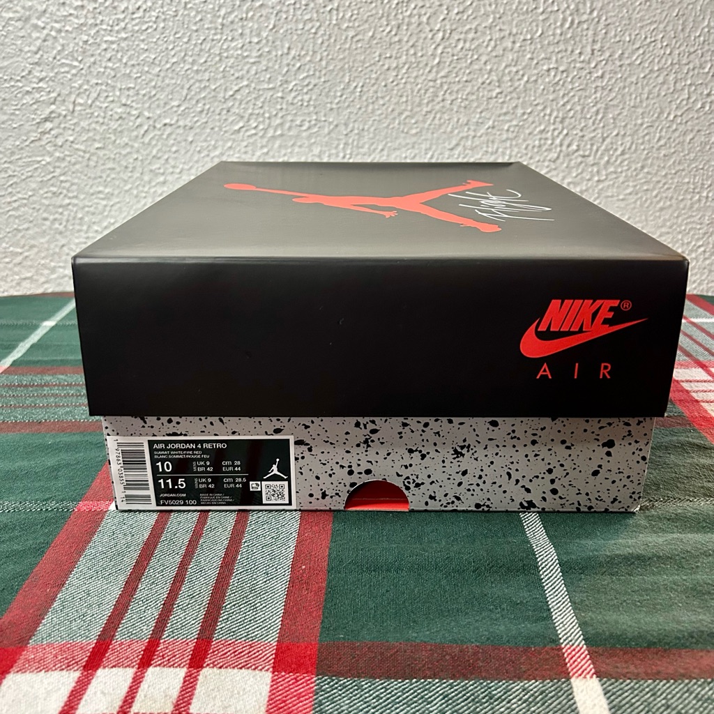 Air Jordan 4 Retro White Cement 2025